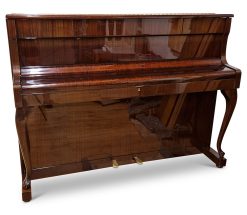 Hyra akustiskt piano Schimmel modell 108 - Pianomagasinet