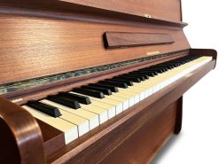 Piano, Nordiska Pianofabriken modell 106 - Pianomagasinet