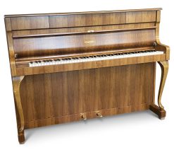 Piano, Schimmel modell 108 chippendale - Pianomagasinet