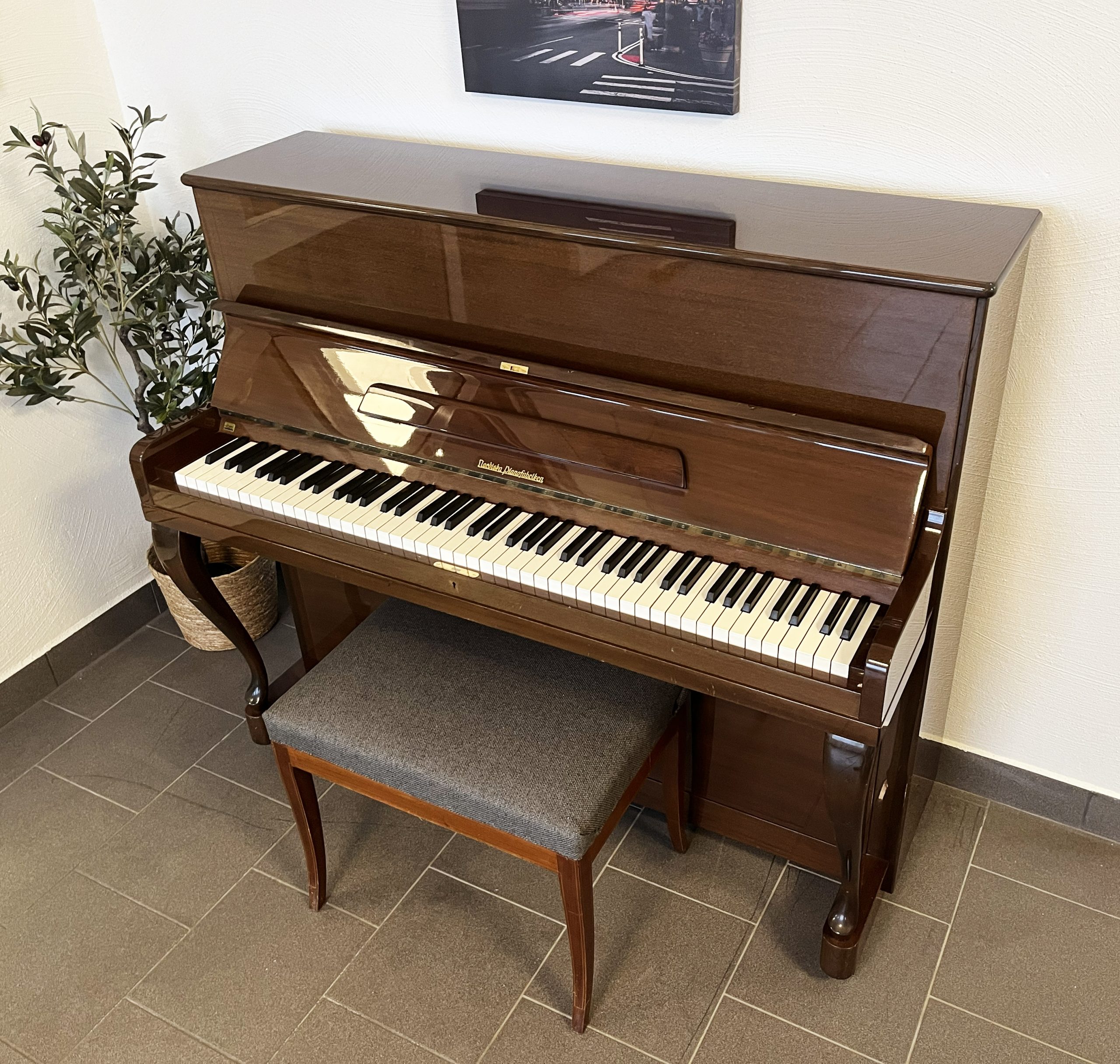 Piano, Nordiska Pianofabriken modell 118
