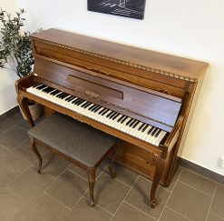 Piano, Petrof modell 106 rokoko