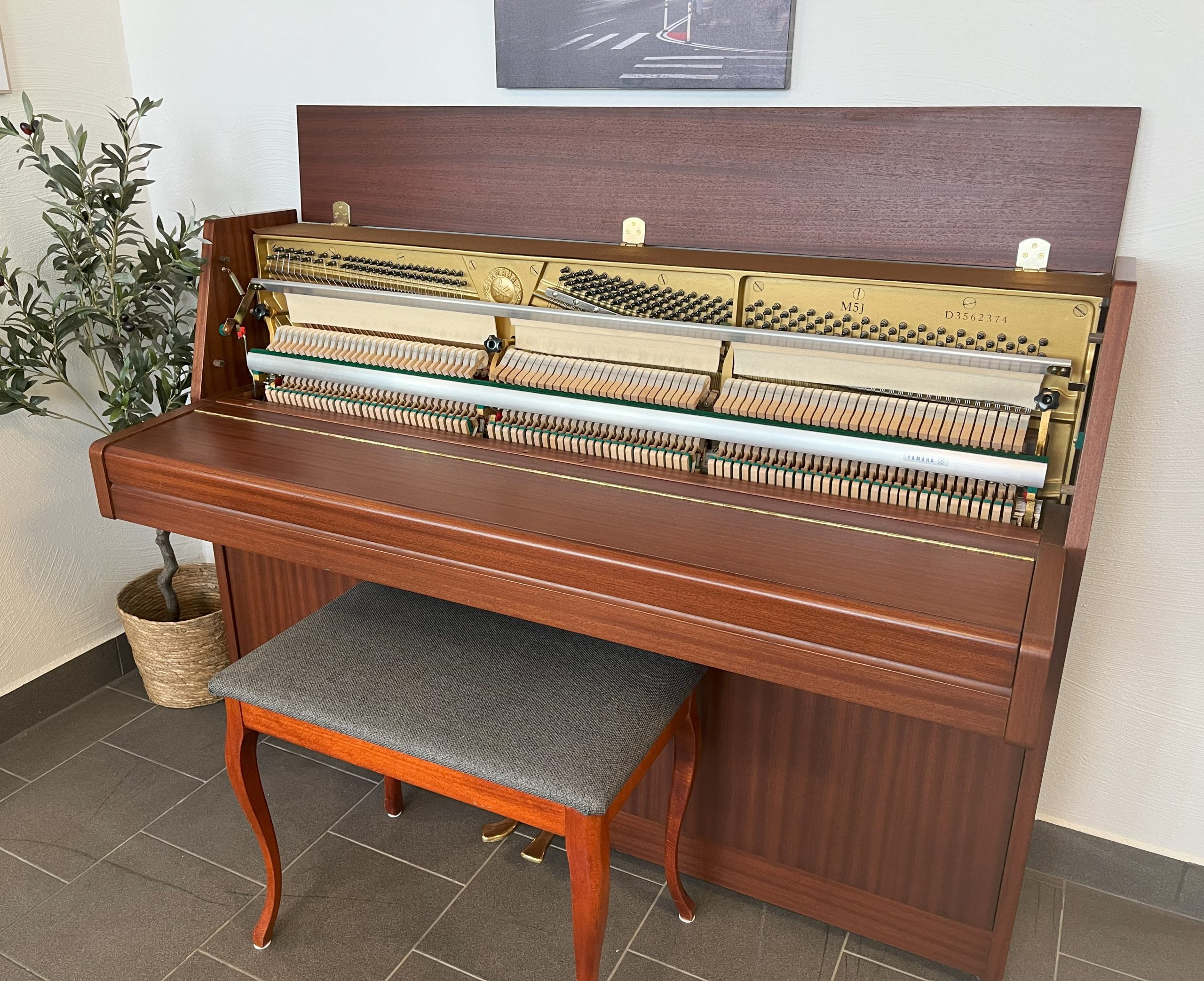 Piano, Yamaha modell M5J - Pianomagasinet