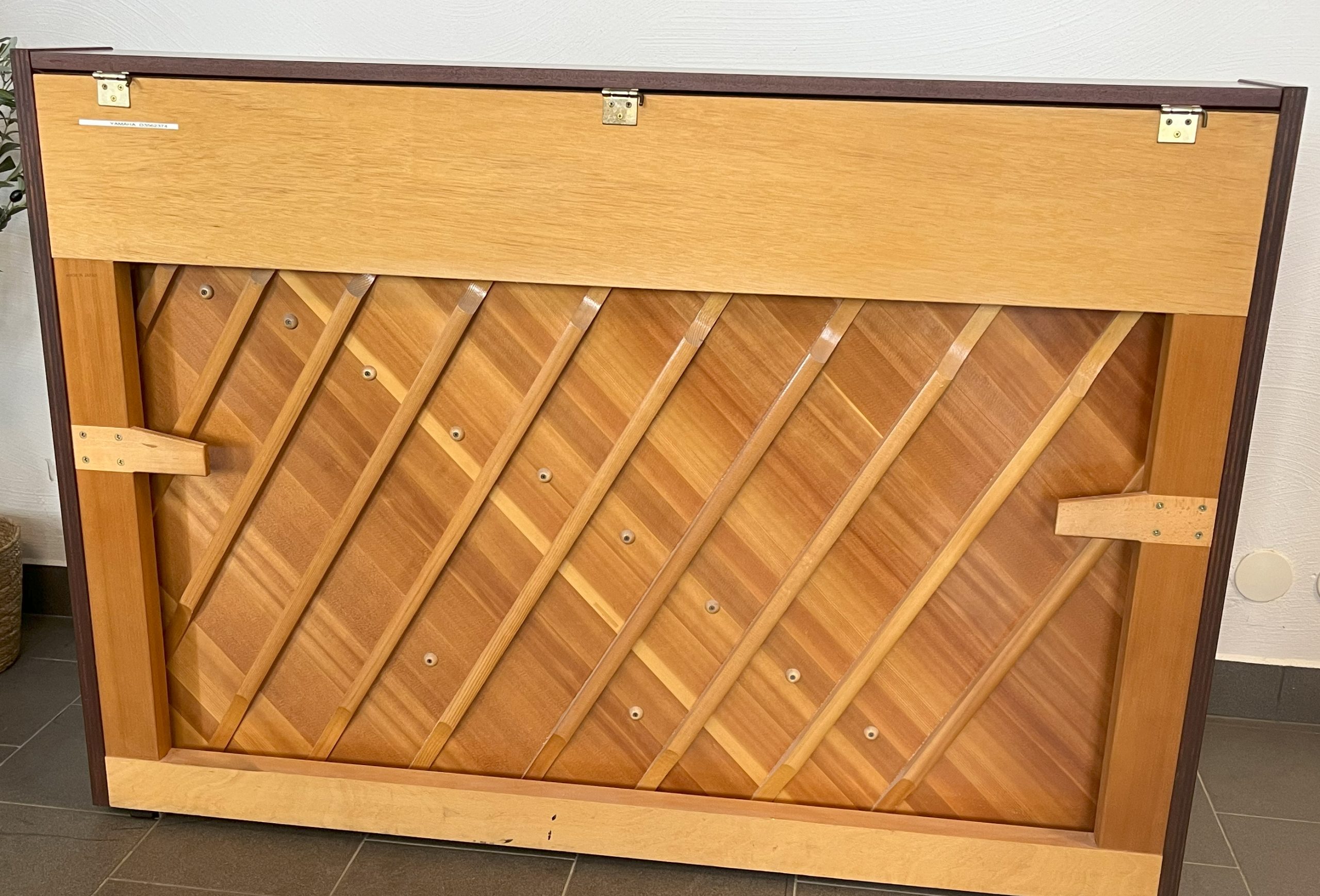 Piano, Yamaha modell M5J - Pianomagasinet