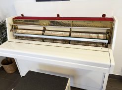 Piano, Yamaha modell M 108