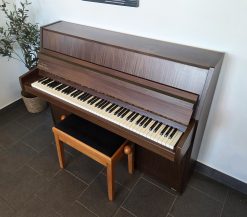 Akustiskt piano, Nordiska Piano, modell Familia - Pianomagasinet
