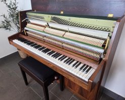 Akustiskt piano, August Hoffman modell 104 - Pianomagasinet