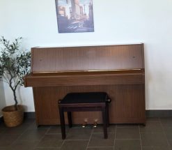 Akustiskt piano, Eterna modell ER-10 - Pianomagasinet