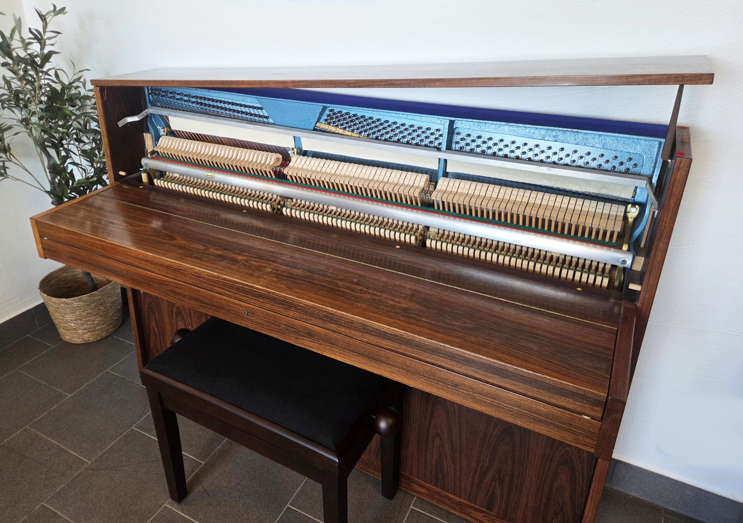 Akustiskt piano, JAHN modell 104 - Pianomagasinet