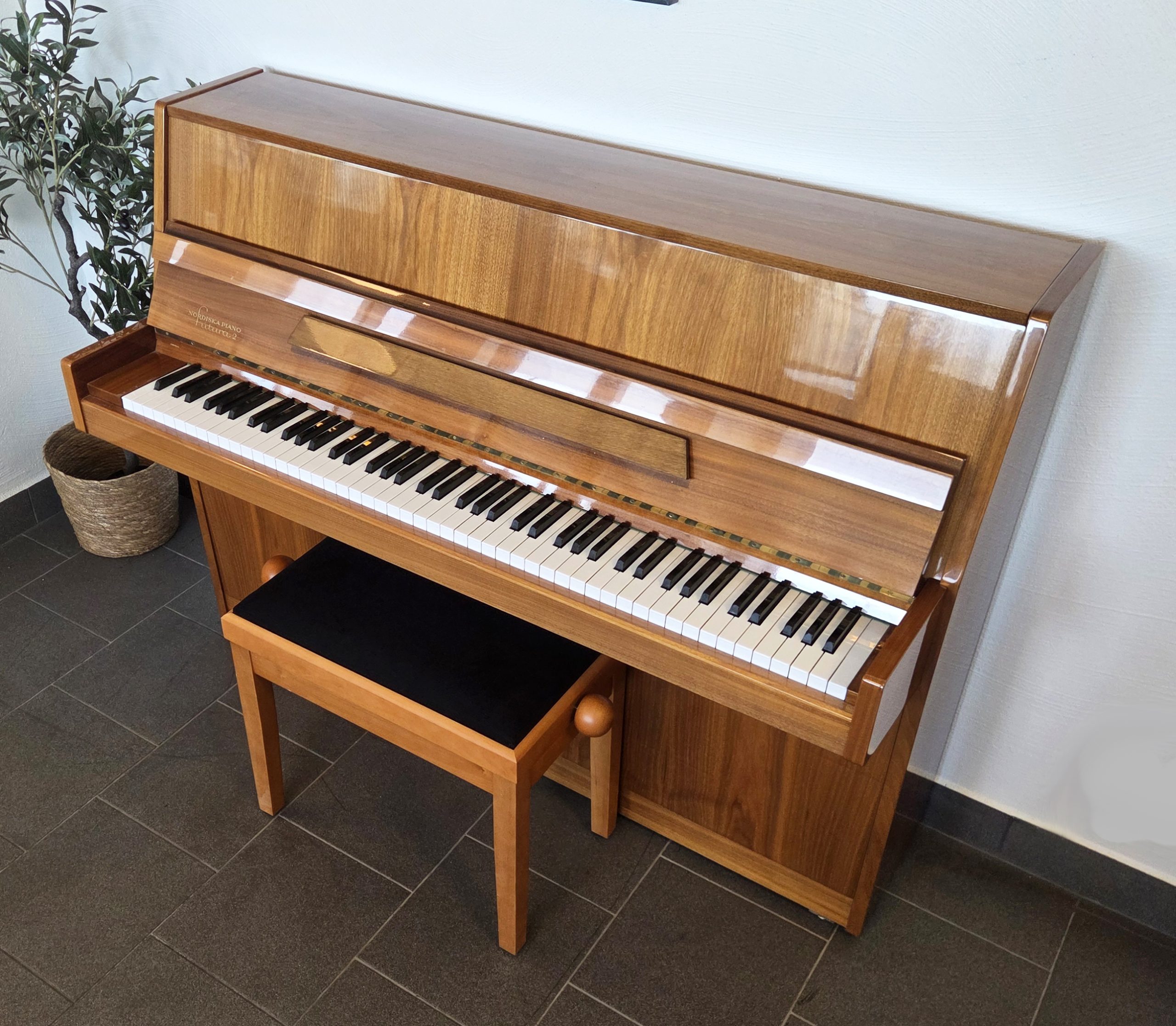 Akustiskt piano, Nordiska Piano modell Futura 2 - Pianomagasinet