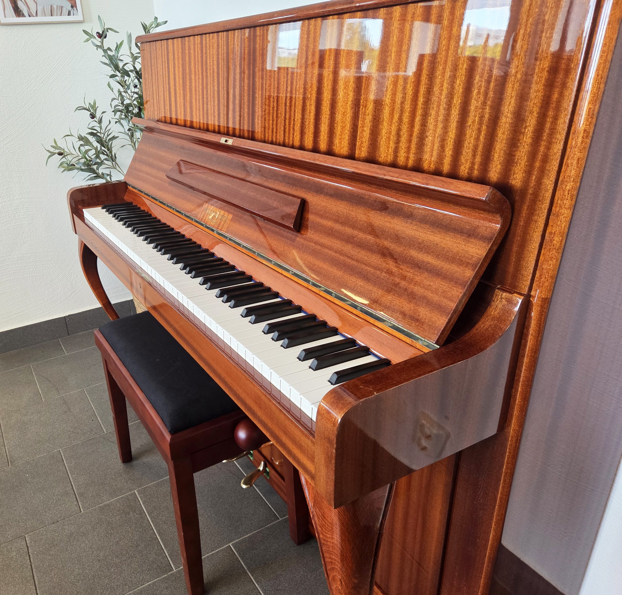 Akustiskt piano, Nylund och Son modell 118 - Pianomagasinet